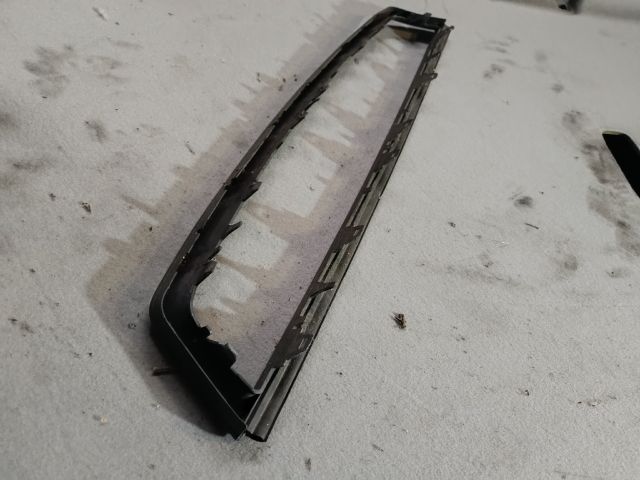 bontott FORD FOCUS II Hűtőrács