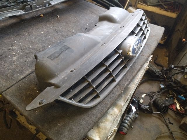 bontott FORD FOCUS II Hűtőrács