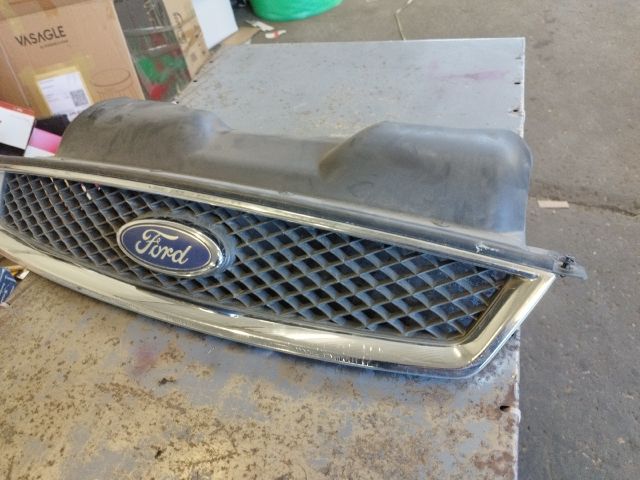 bontott FORD FOCUS II Hűtőrács