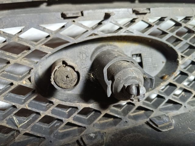 bontott FORD FOCUS II Hűtőrács