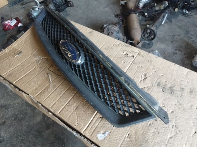 bontott FORD FOCUS II Hűtőrács