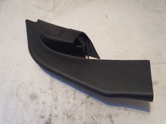 bontott FORD FOCUS II Jobb A Oszlop Hangszóró Burkolat