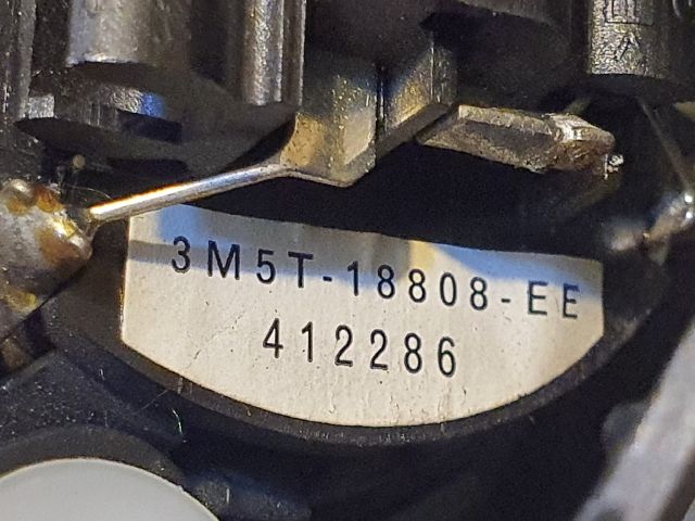 bontott FORD FOCUS II Jobb A Oszlop Hangszóró Burkolat