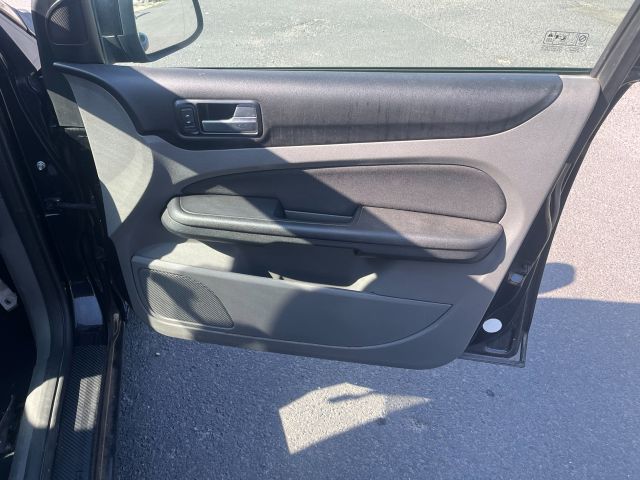 bontott FORD FOCUS II Jobb C Oszlop Burkolat