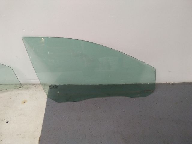 bontott FORD FOCUS II Jobb első Ablak