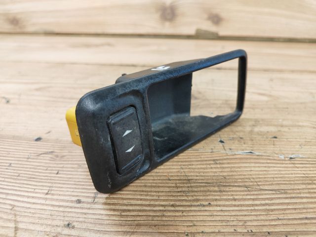 bontott FORD FOCUS II Jobb első Ablakemelő Kapcsoló