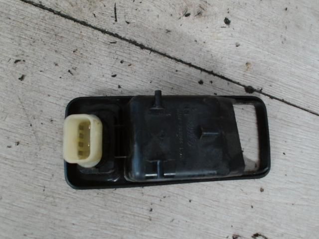 bontott FORD FOCUS II Jobb első Ablakemelő Kapcsoló