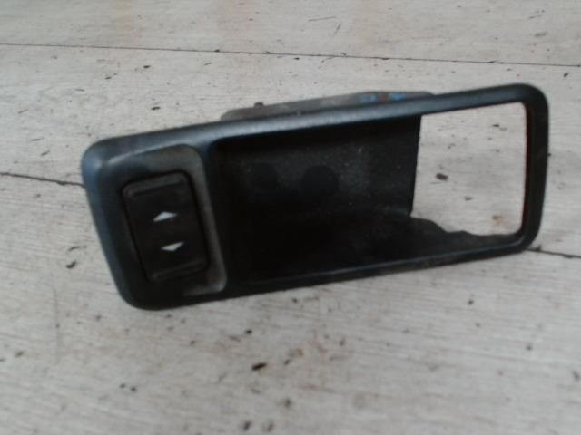 bontott FORD FOCUS II Jobb első Ablakemelő Kapcsoló