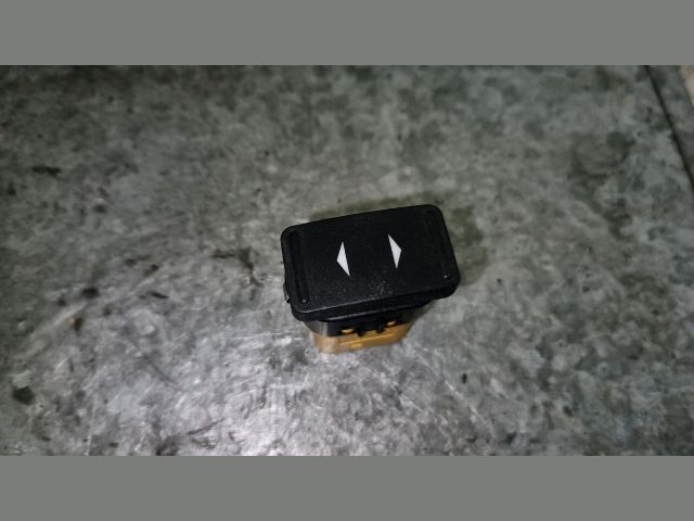 bontott FORD FOCUS II Jobb első Ablakemelő Kapcsoló