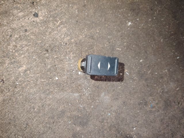 bontott FORD FOCUS II Jobb első Ablakemelő Kapcsoló