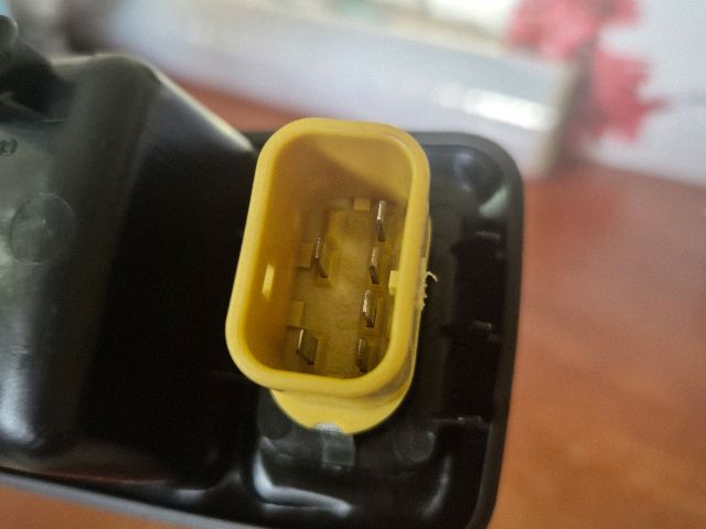 bontott FORD FOCUS II Jobb első Ablakemelő Kapcsoló