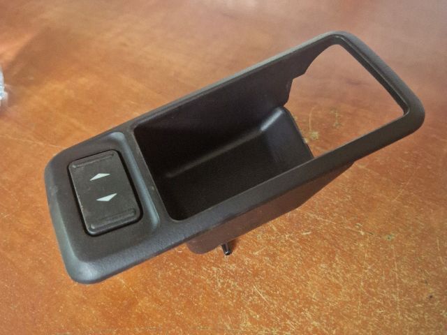 bontott FORD FOCUS II Jobb első Ablakemelő Kapcsoló