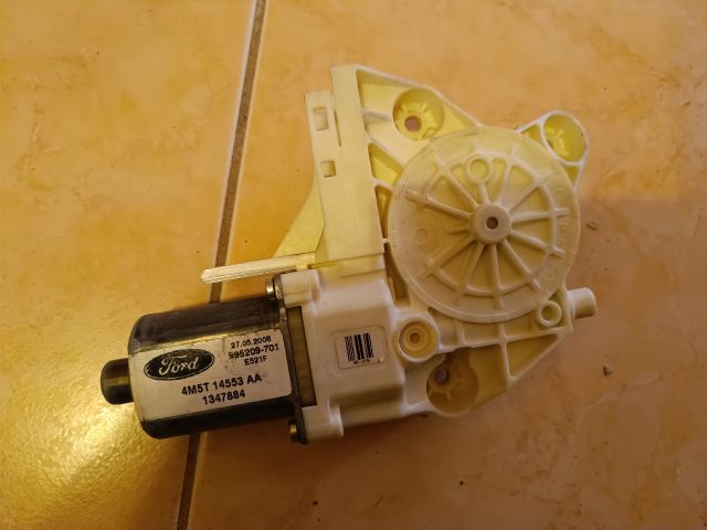 bontott FORD FOCUS II Jobb első Ablakemelő Motor