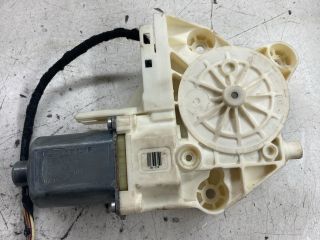bontott FORD FOCUS II Jobb első Ablakemelő Motor