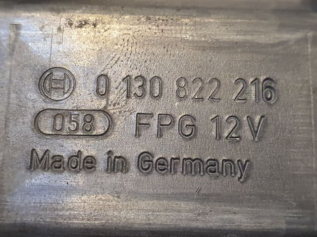 bontott FORD FOCUS II Jobb első Ablakemelő Motor