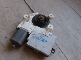 bontott FORD FOCUS II Jobb első Ablakemelő Motor