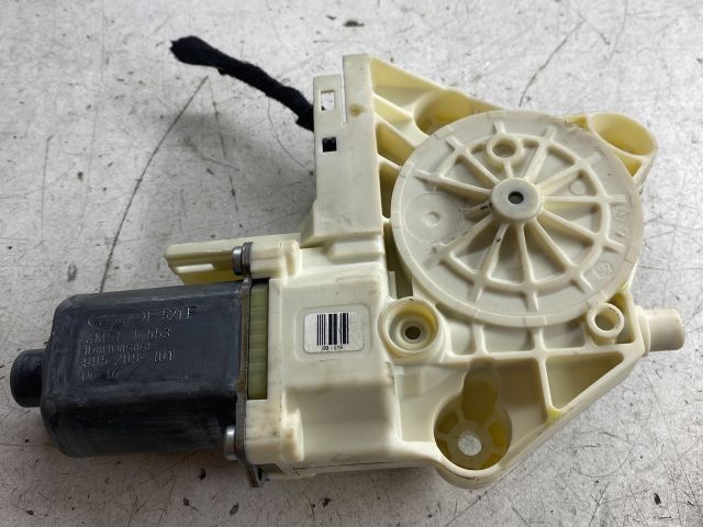 bontott FORD FOCUS II Jobb első Ablakemelő Motor