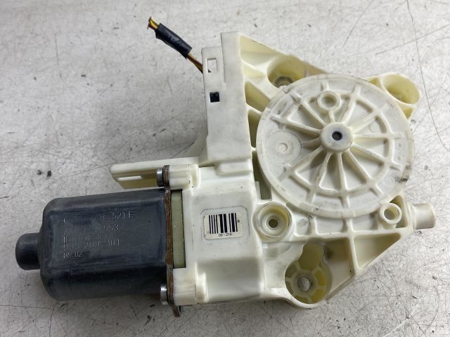 bontott FORD FOCUS II Jobb első Ablakemelő Motor