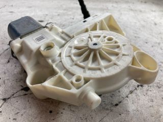 bontott FORD FOCUS II Jobb első Ablakemelő Motor