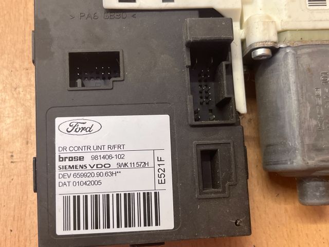 bontott FORD FOCUS II Jobb első Ablakemelő Motor