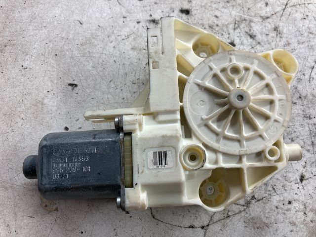 bontott FORD FOCUS II Jobb első Ablakemelő Motor