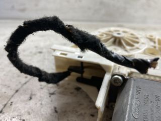 bontott FORD FOCUS II Jobb első Ablakemelő Motor