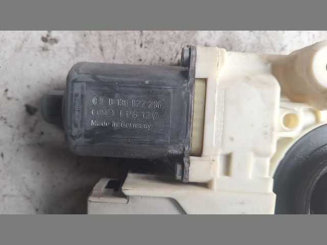 bontott FORD FOCUS II Jobb első Ablakemelő Motor