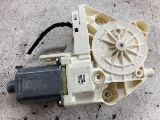 bontott FORD FOCUS II Jobb első Ablakemelő Motor