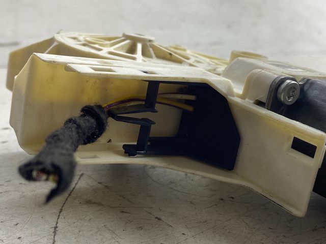 bontott FORD FOCUS II Jobb első Ablakemelő Motor