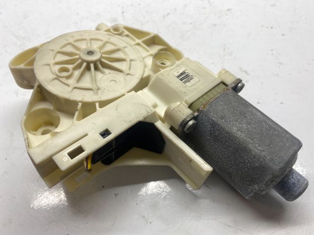 bontott FORD FOCUS II Jobb első Ablakemelő Motor