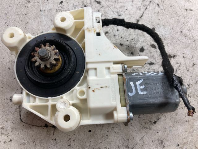 bontott FORD FOCUS II Jobb első Ablakemelő Motor