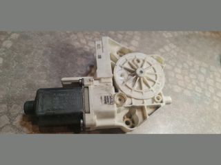 bontott FORD FOCUS II Jobb első Ablakemelő Motor