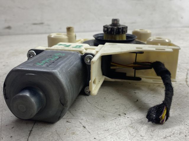 bontott FORD FOCUS II Jobb első Ablakemelő Motor