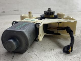 bontott FORD FOCUS II Jobb első Ablakemelő Motor