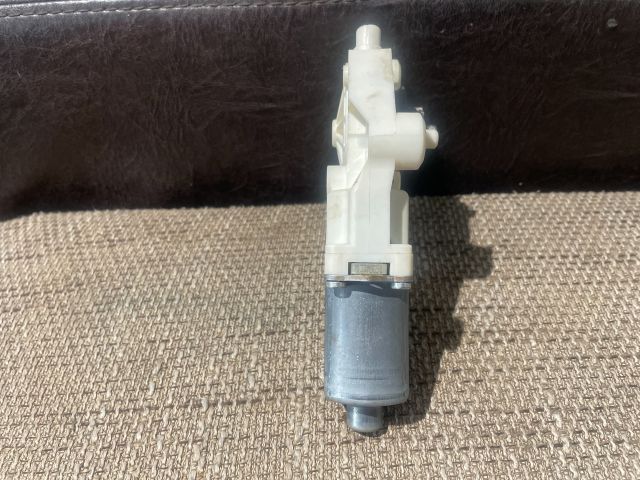 bontott FORD FOCUS II Jobb első Ablakemelő Szerkezet (Elektromos)