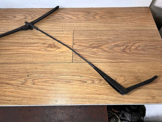 bontott FORD FOCUS II Jobb első Ablaktörlő Kar