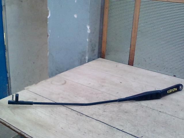 bontott FORD FOCUS II Jobb első Ablaktörlő Kar