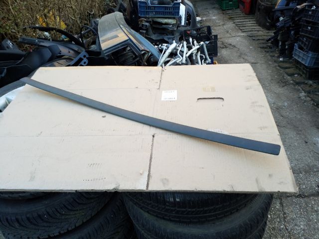 bontott FORD FOCUS II Jobb első Ajtó Díszléc