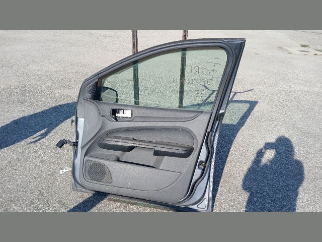bontott FORD FOCUS II Jobb első Ajtó (Részeivel)
