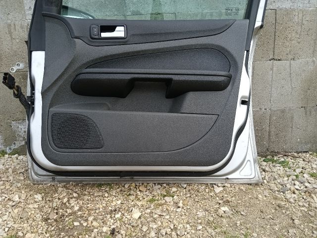 bontott FORD FOCUS II Jobb első Ajtó (Részeivel)