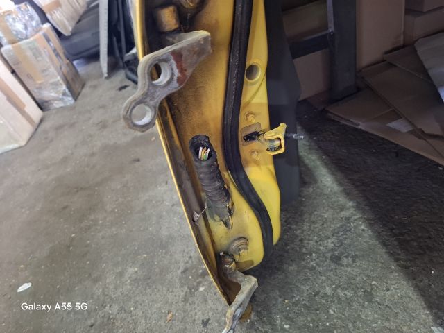 bontott FORD FOCUS II Jobb első Ajtó (Részeivel)