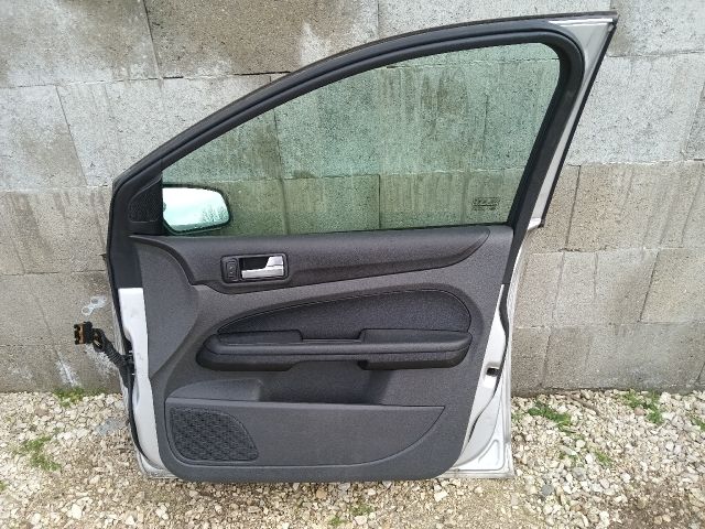 bontott FORD FOCUS II Jobb első Ajtó (Részeivel)