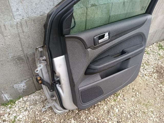 bontott FORD FOCUS II Jobb első Ajtó (Részeivel)