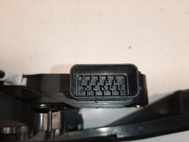 bontott FORD FOCUS II Jobb első Ajtózár