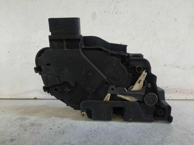 bontott FORD FOCUS II Jobb első Ajtózár