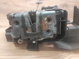 bontott FORD FOCUS II Jobb első Ajtózár