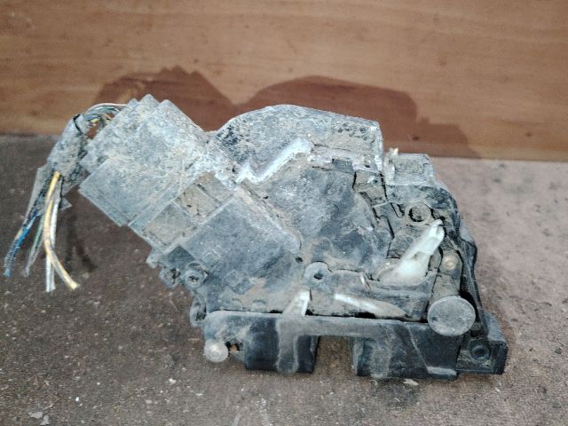 bontott FORD FOCUS II Jobb első Ajtózár