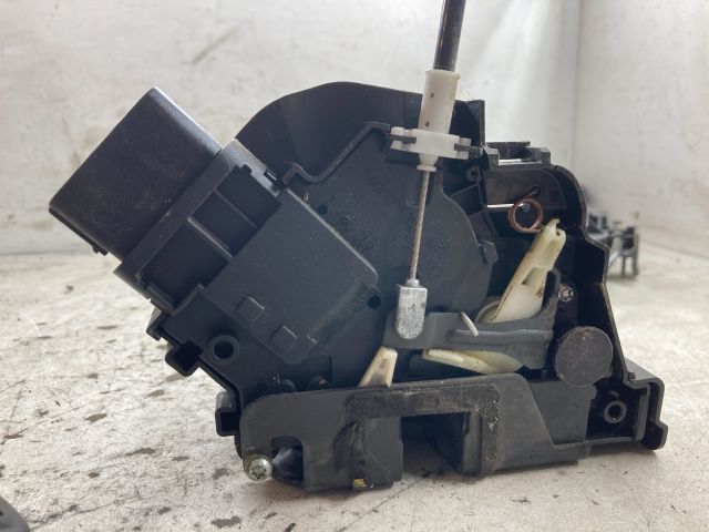 bontott FORD FOCUS II Jobb első Ajtózár