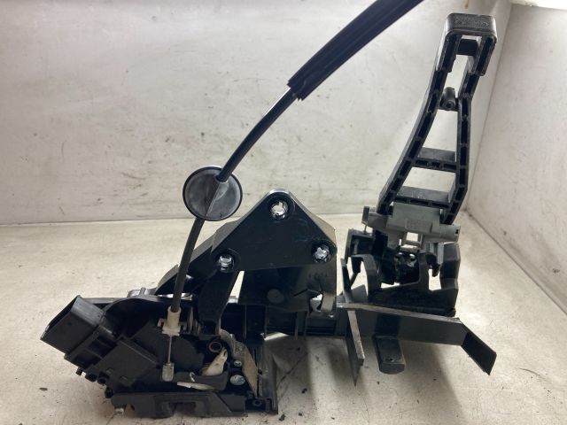 bontott FORD FOCUS II Jobb első Ajtózár