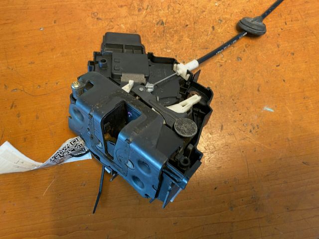 bontott FORD FOCUS II Jobb első Ajtózár